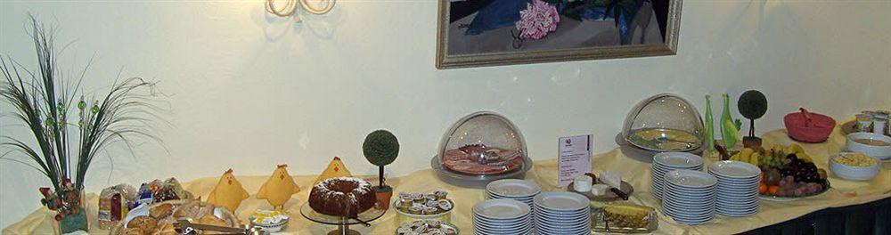 Hotel Roter Hahn - Bed & Breakfast ガルミッシュ・パルテンキルヒェン エクステリア 写真